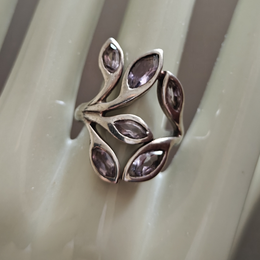 Sterling Silver 925 Leaf Cluster Ring with Light Purple Gemstones